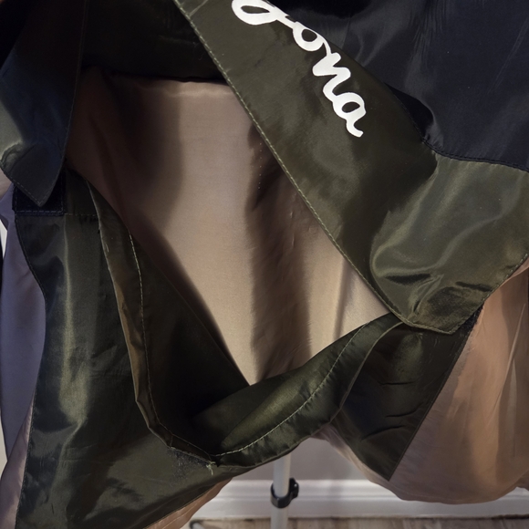 Latina Hooded Windbreaker - Picture 2 of 5